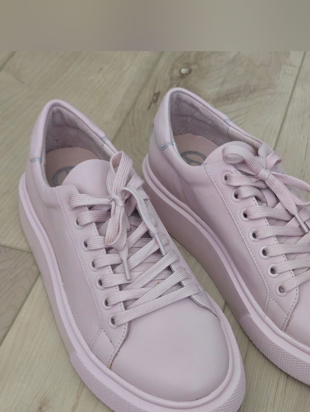 Browns Shoes Wishbone Collection Olive Rose Leather Sneakers - Brand New